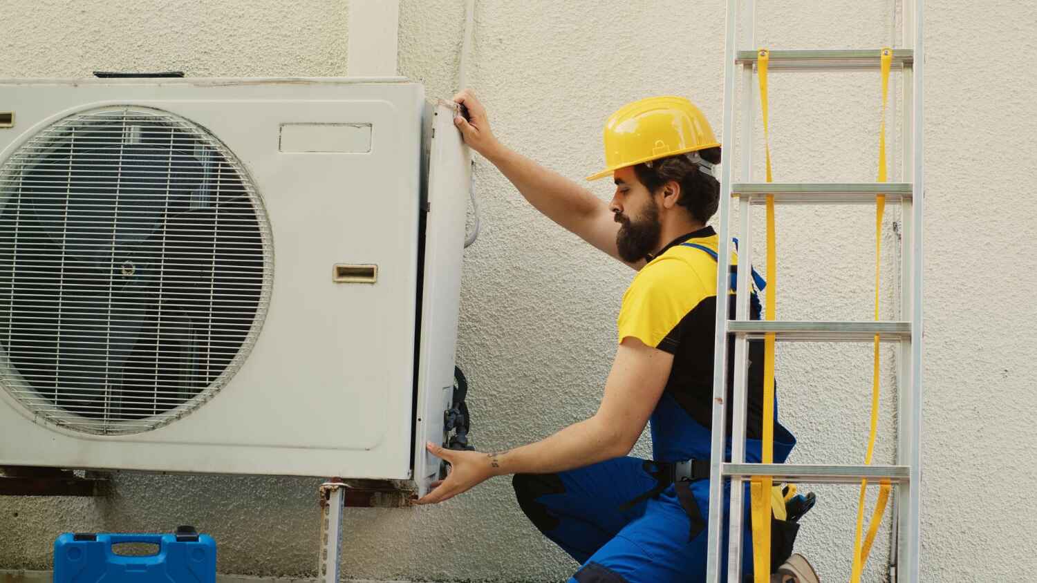 Best HVAC service technicians  in Lake Camelot, WI